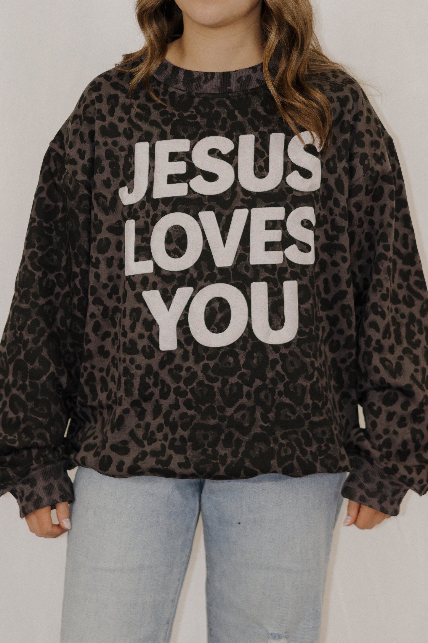 JESUS LOVES YOU