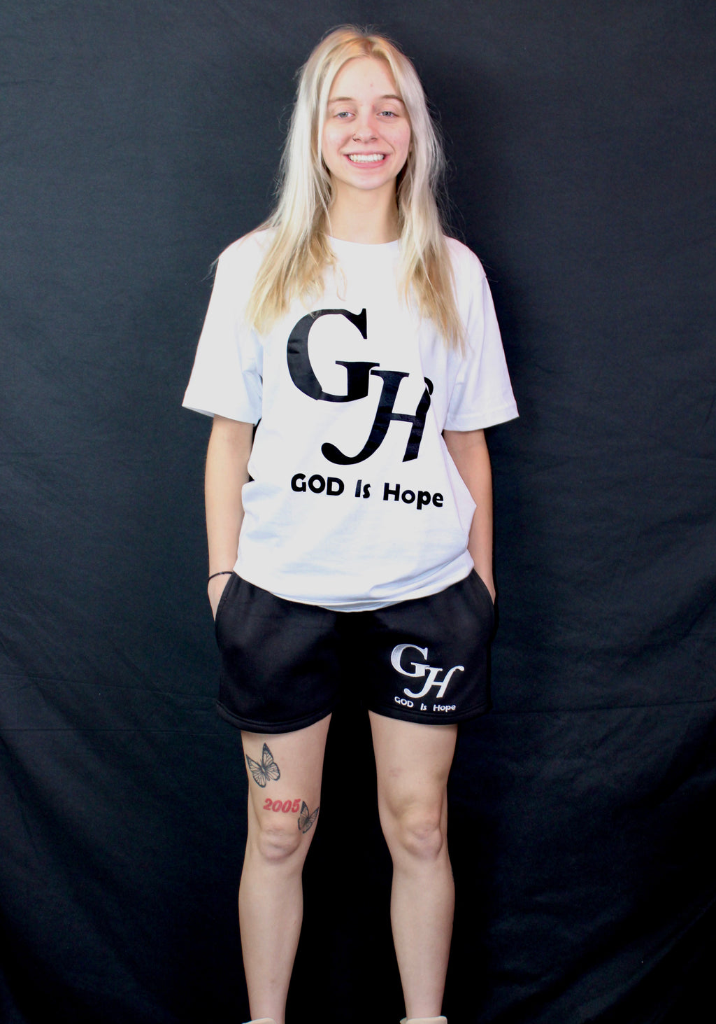 T-shirt  - GOD is Hope